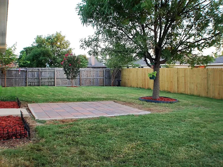 3713 Hermalinda Dr — Photo 6