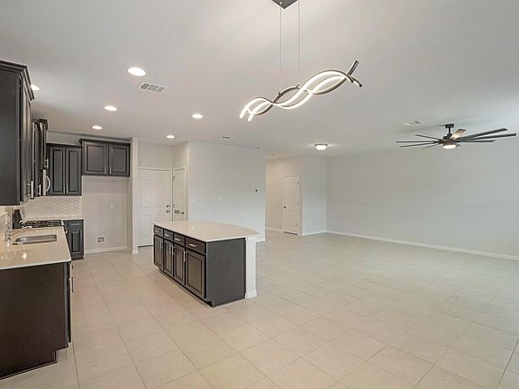 3rd image of 148 Brady Creek Way
