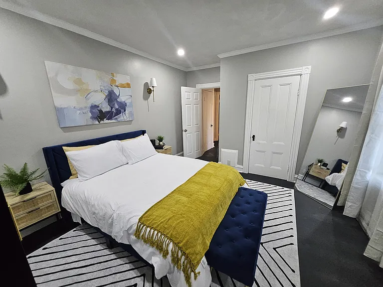 17 Elizabeth St #1 — Photo 3