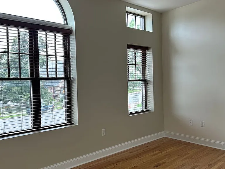 124 Main St — Photo 14