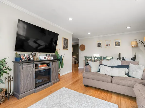 90 Park Avenue S #B6, Rockville Centre, NY 11570