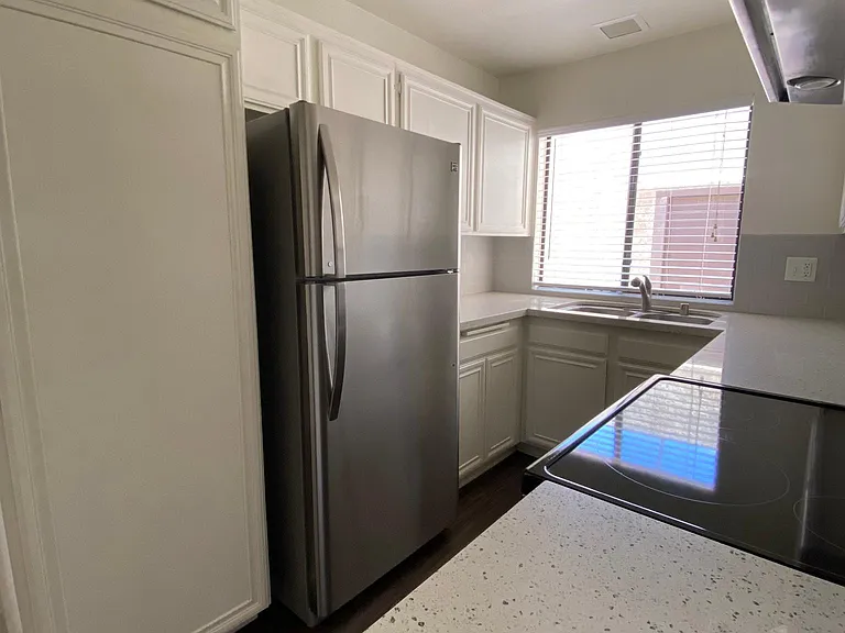 955 E Parocela Pl #6 — Photo 4