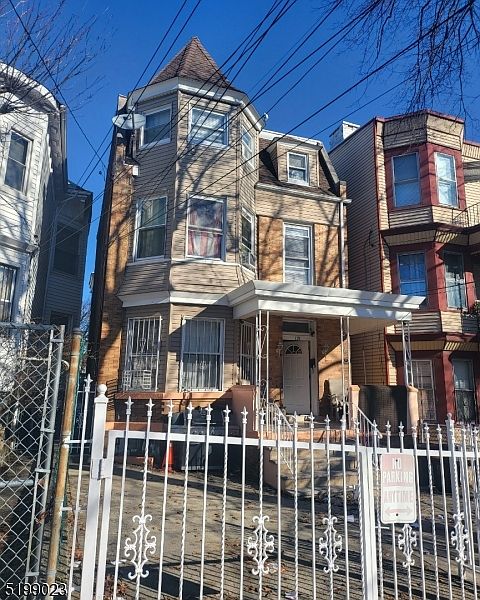 1st image of 115 3rd Ave Floor 2