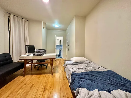 Rented by Oxford Property Group | media 10