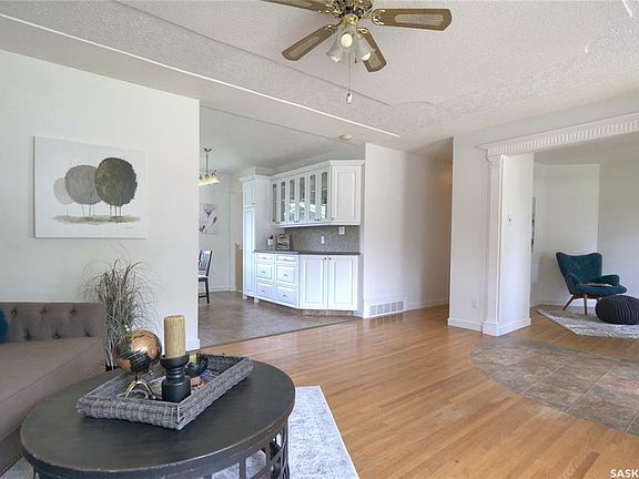 5th image of 1050 13th Ave NW