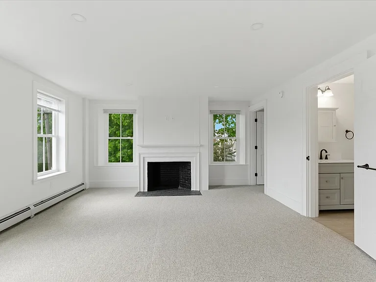 16 Central St #4 — Photo 15