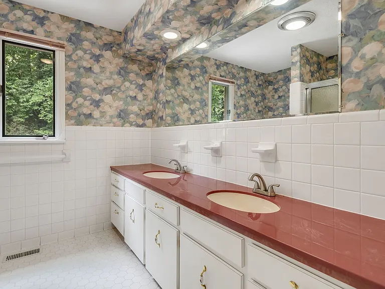 102 Arbor Ln — Photo 27