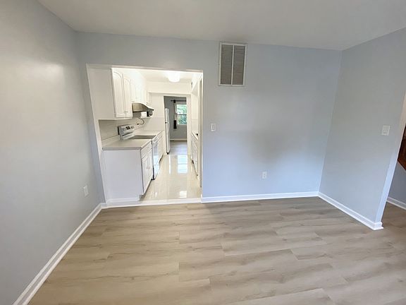 5th image of 186 Gold Kettle Dr