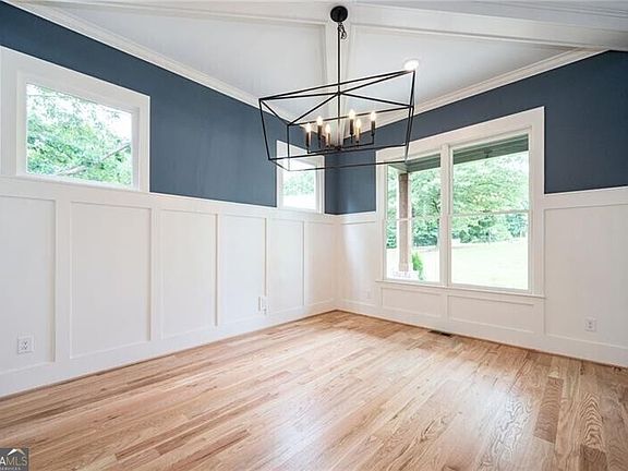 5th image of 2476 Saint Martin Way