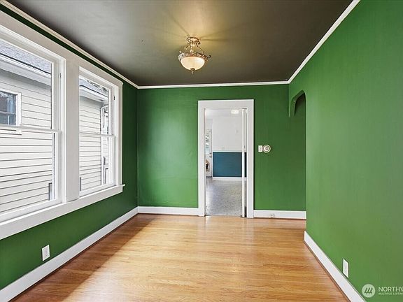 5th image of 308 NE 50th Street