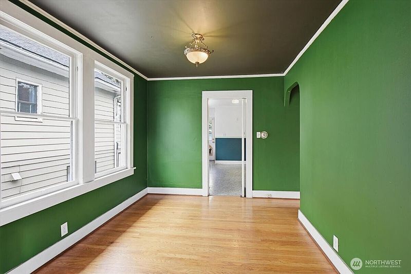 5th image of 308 NE 50th Street