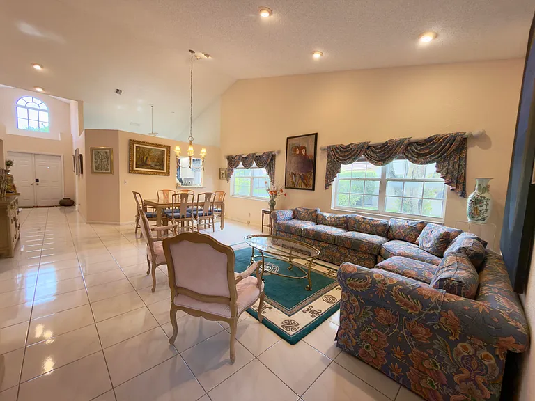 7922 Sandy Pointe Dr — Photo 24