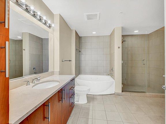 4th image of 200 W Sahara Ave Unit 607
