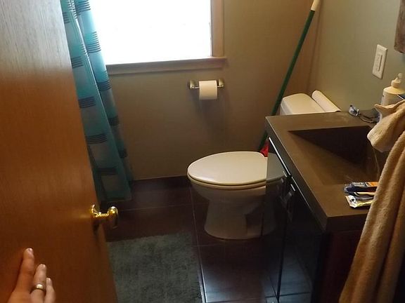 4th image of 523 Raymond Ave