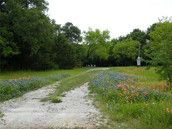 2nd image of 1017 SE County Road 3136