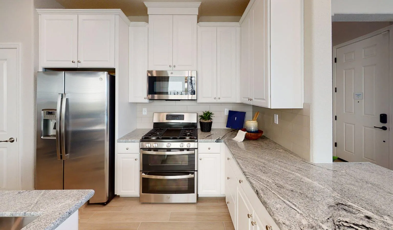 3 bed, 2.5 bath, 1565 sqft, $4,950 — Photo 4