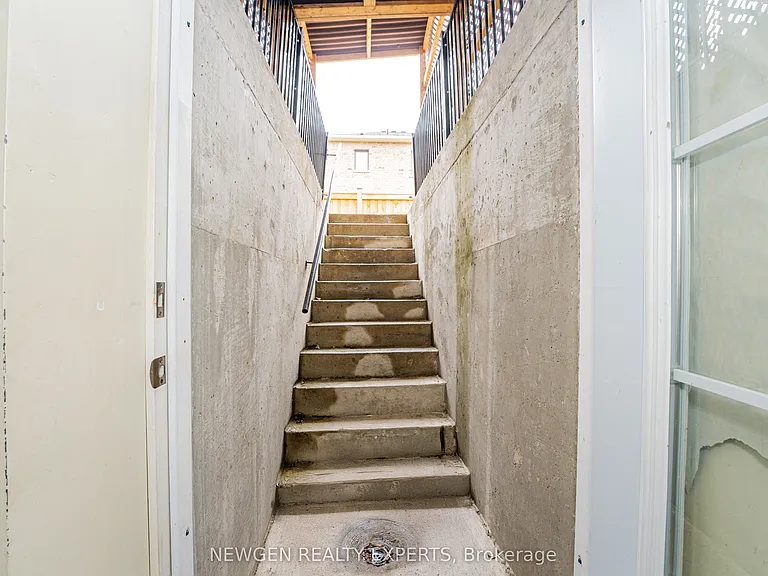 19 Boat St — Photo 21