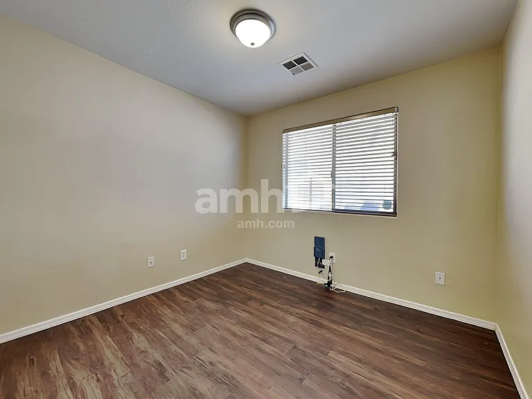 7202 S 45th Ave — Photo 15