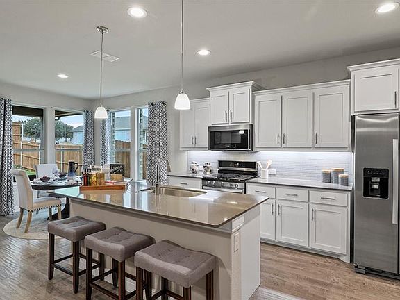 All photos shown here may not depict the specified home & features included are for illustration purposes only