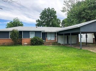 1106 SE 4th St, Wagoner, OK 74467