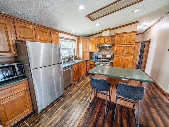 4th image of 505 Peony St SE