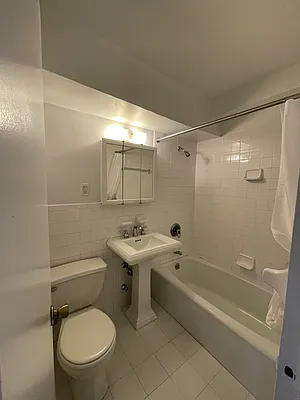 Rented by JMG Properties | media 13