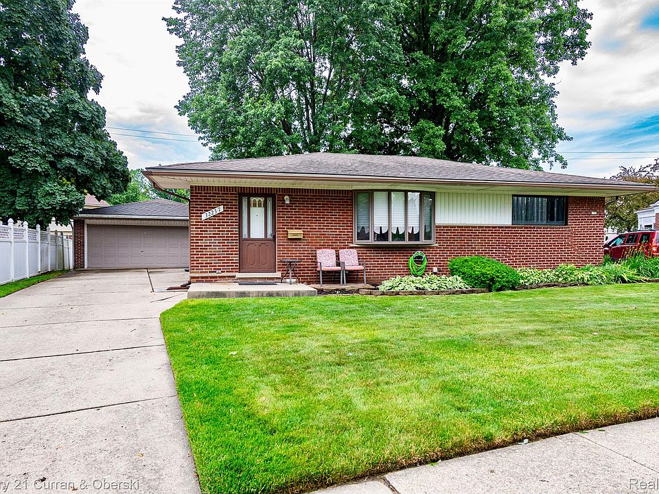 1st image of 32237 Bywood Ln
