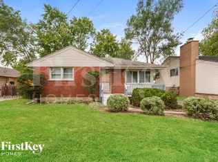 298 N Addison Rd, Wood Dale, IL 60191