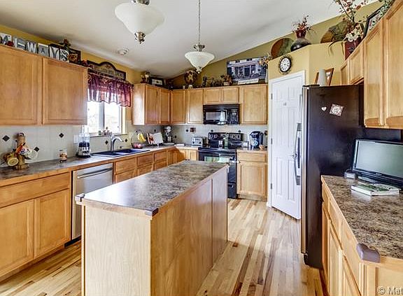 4th image of 16261 Ginger Ave