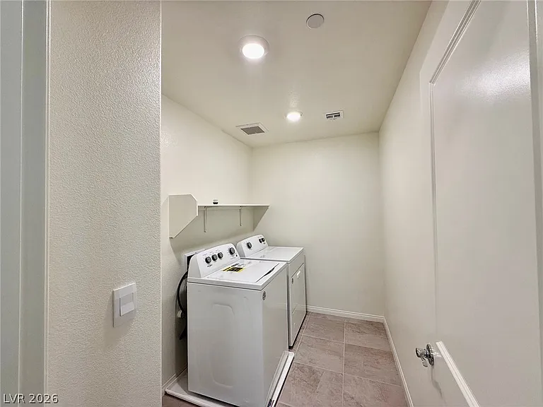 1085 Gentle Swan St — Photo 10