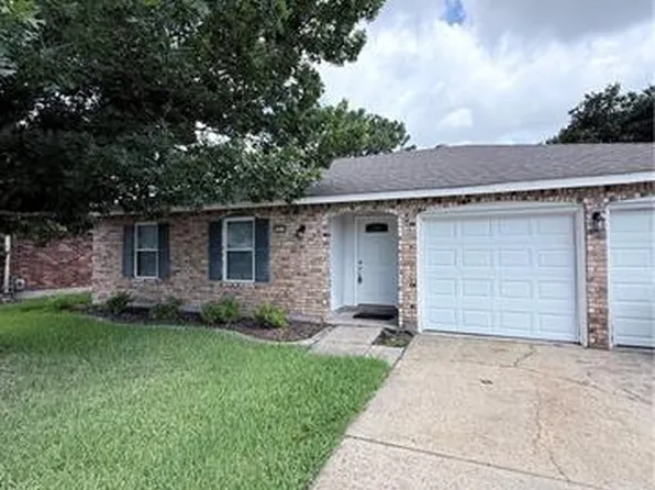 2015 Spanish Oaks Dr, Harvey, LA 70058