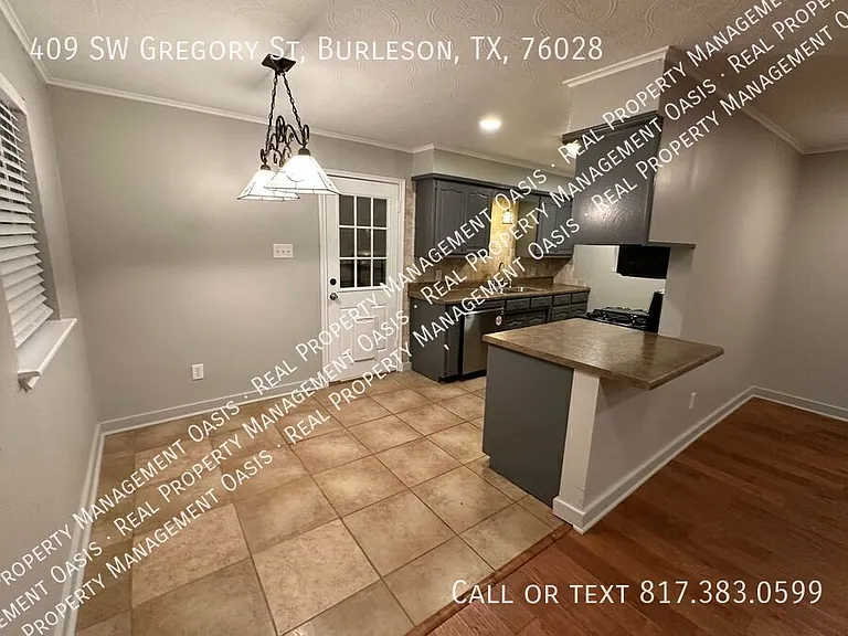 409 SW Gregory St — Photo 8