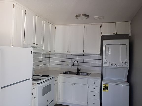 3rd image of 6420 Casada Way #15