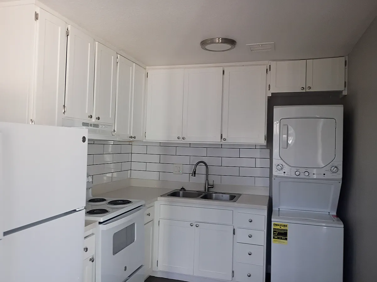 Building Photo - 6445 Casada Way #7