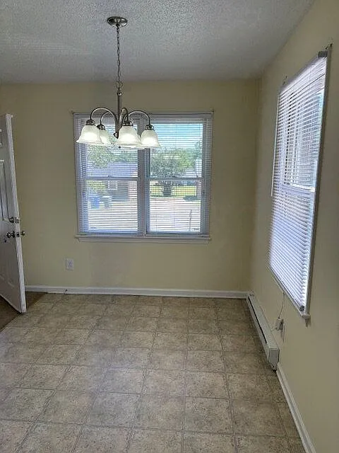 3 bed, 1.5 bath, 1031 sqft, $1,125 — Photo 4