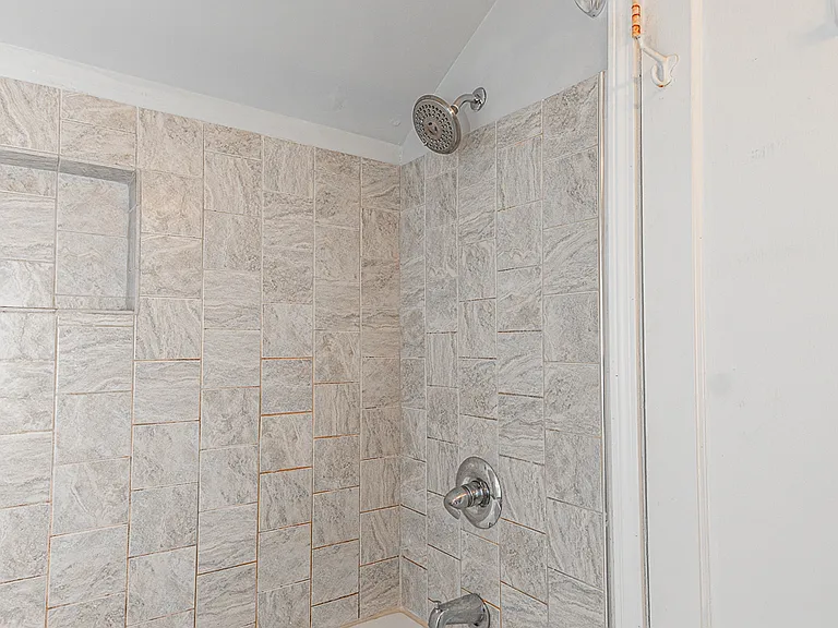 1104 Shadycrest Dr — Photo 20