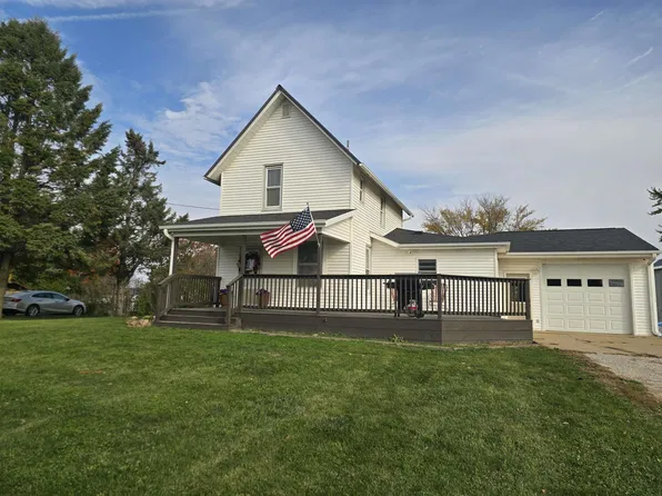 430 County St, Ridgeway, IA 52165
