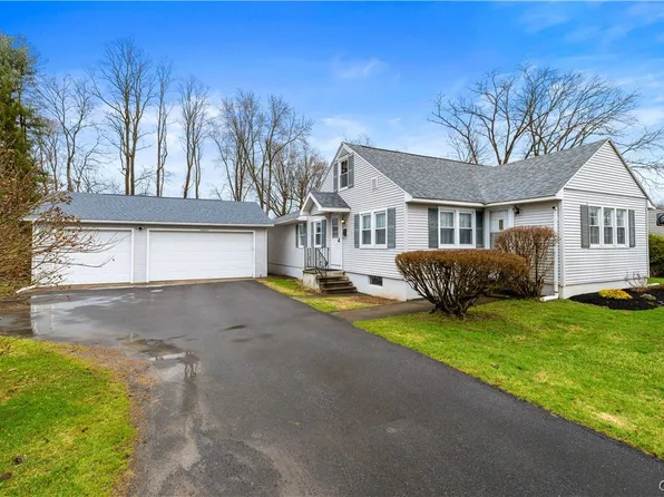 65 Sherrill Ln, New Hartford, NY 13413