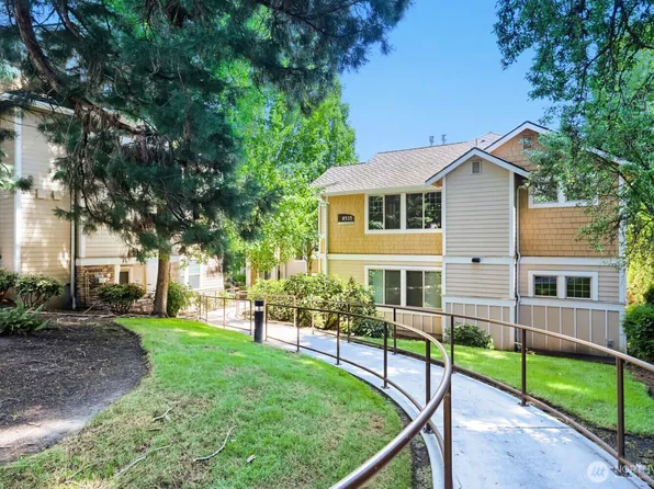 8535 Avondale Road NE #A204, Redmond, WA 98052
