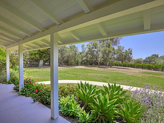 4th image of 450 Santa Rosa Ln