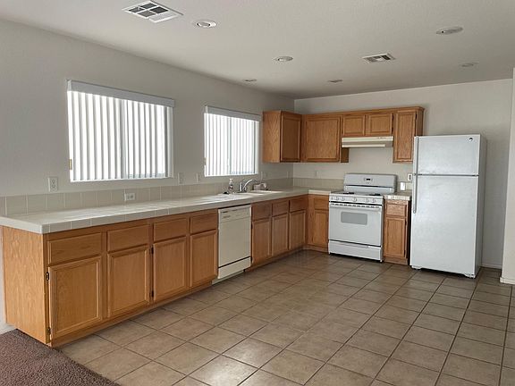 2nd image of 3399 Antique Rose Dr