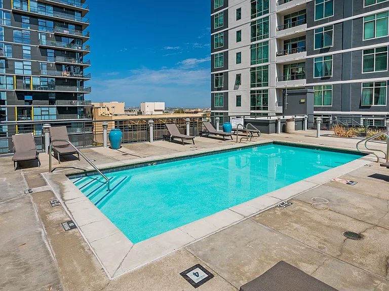 425 W Beech St #535 — Photo 49