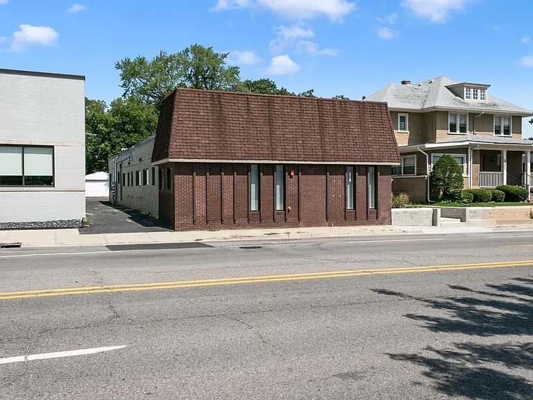 Avenue Eleven Apartments — Photo 33