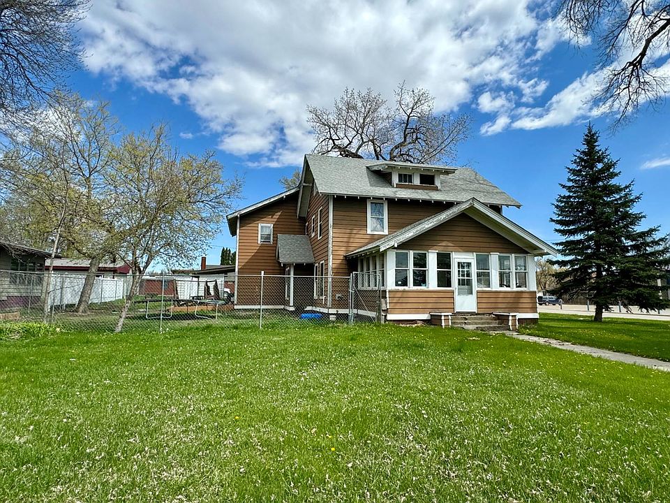 1st image of 802 7th St