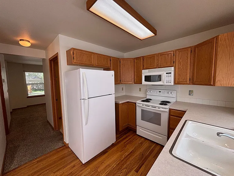 3425 Red Mountain Dr — Photo 10