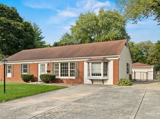 36 Woodridge Rd, Montgomery, IL 60538