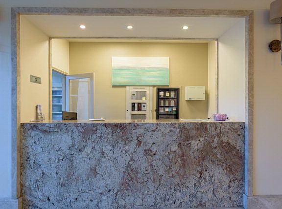 5th image of 2100 Gulf Blvd Unit 201