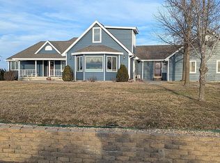 25150 Oregon Trail Rd, Saint Marys, KS 66536