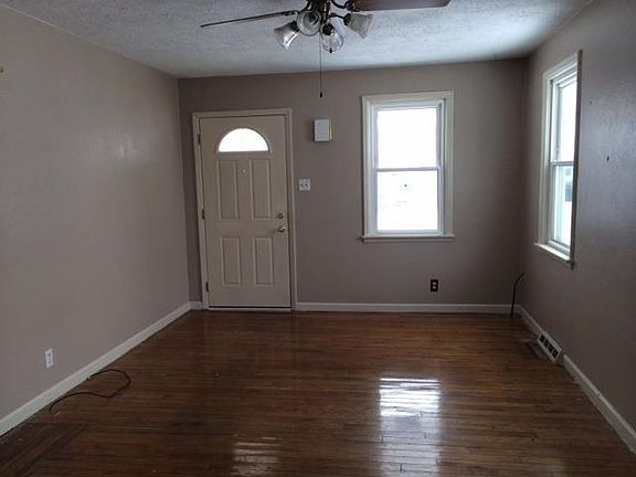 3rd image of 4249 Cleveland Ave