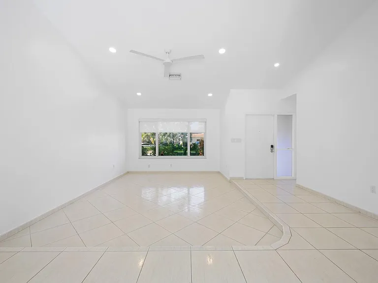9515 SW 118th Ct — Photo 7